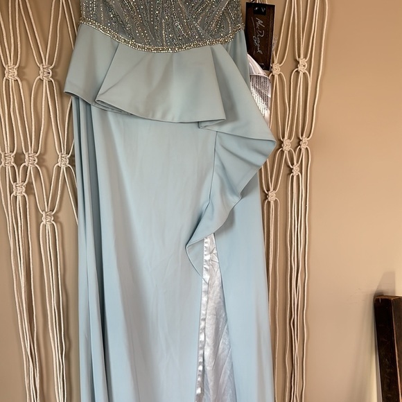 Mac Duggal EMBELLISHED ILLUSION SLEEVELESS PEPLUM GOWN size 8 $598 - Picture 10 of 12